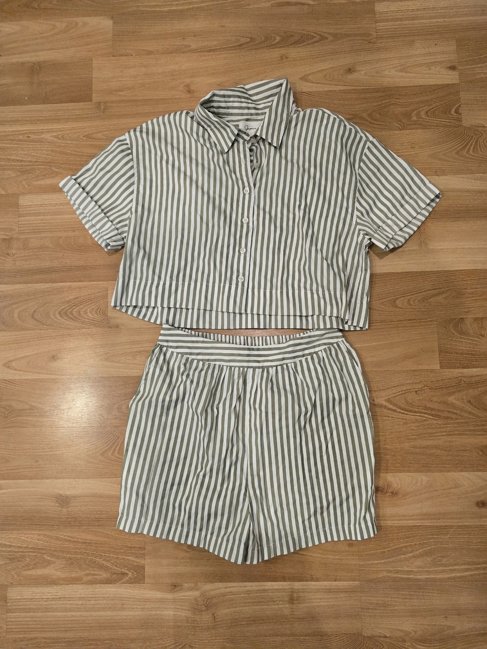 Japna Vertical Stripe Women's Shorts Set — Green & White